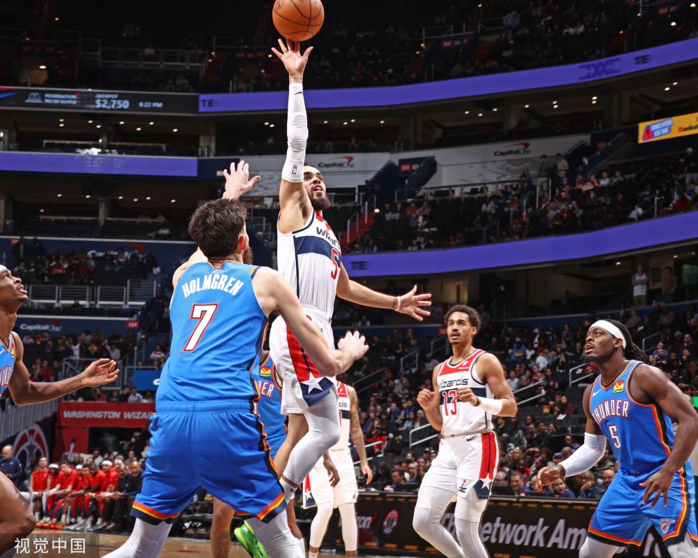 他机敏地将 他机敏地将